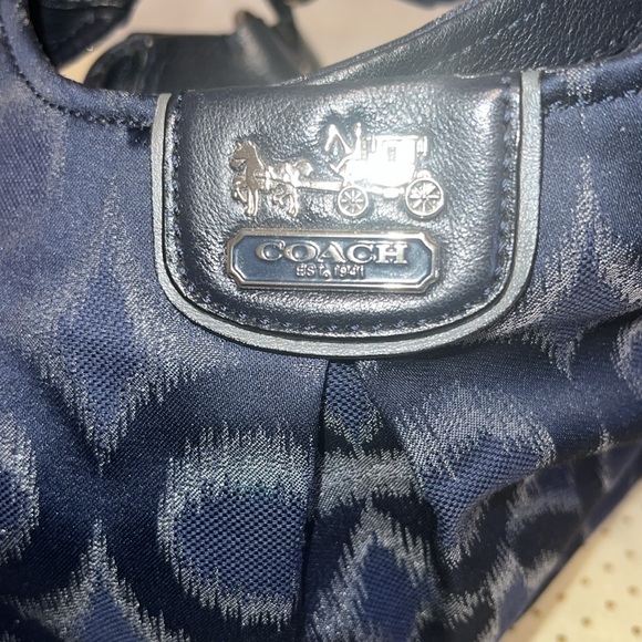 COACH Textured leather Hobo style shoulder bag with 2 hang tags - Picture 4 of 14